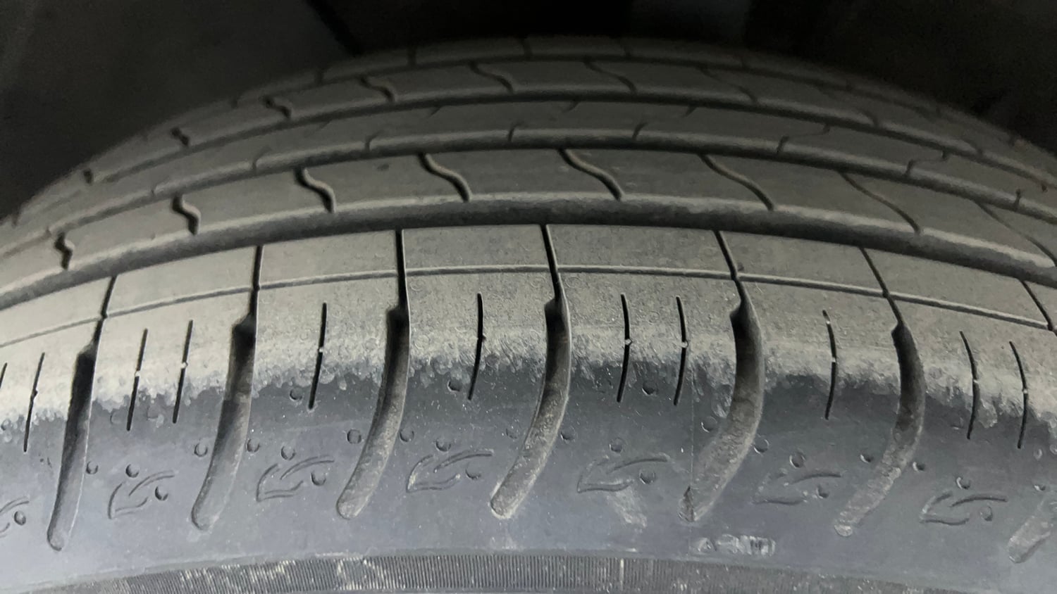 Used 2023 Kia Carens Prestige Plus 1.4 Petrol MT 7 STR Petrol Manual tyres LEFT FRONT TYRE TREAD VIEW