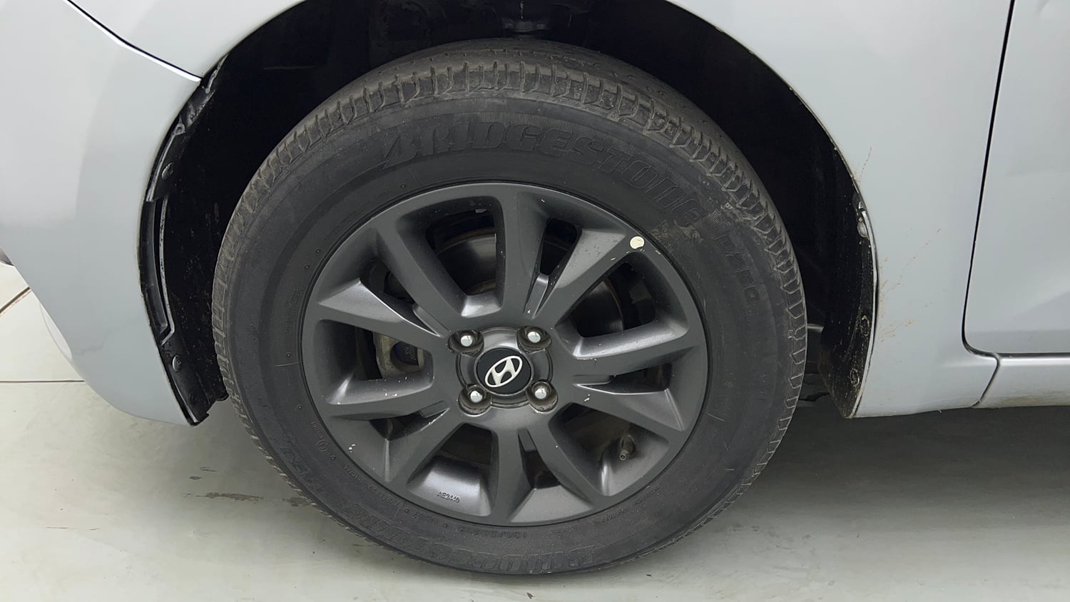 Used 2019 Hyundai Elite i20 Sportz Plus 1.2 Petrol Manual tyres LEFT FRONT TYRE RIM VIEW