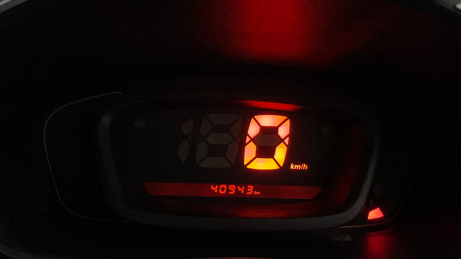 Used 2018 Renault Kwid RXT Petrol Manual interior CLUSTERMETER VIEW