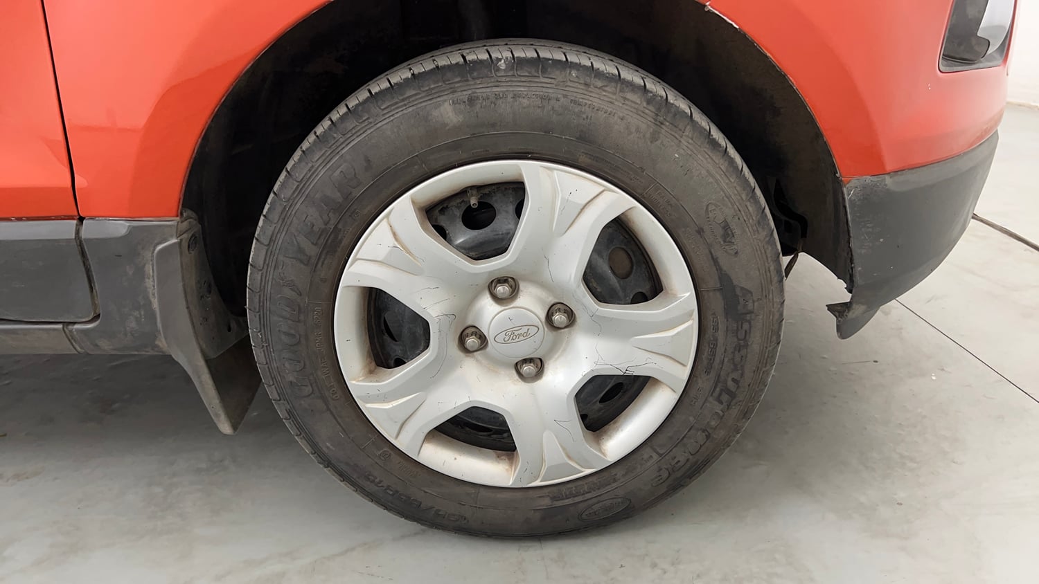 Used 2014 Ford EcoSport Ambiente 1.5 TDCi Diesel Manual tyres RIGHT FRONT TYRE RIM VIEW