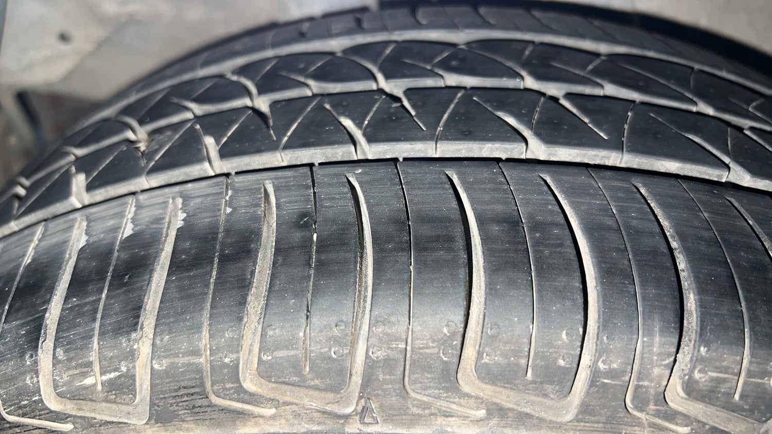 Used 2018 Hyundai Verna SX 1.6 VTVT Petrol Manual tyres RIGHT REAR TYRE TREAD VIEW