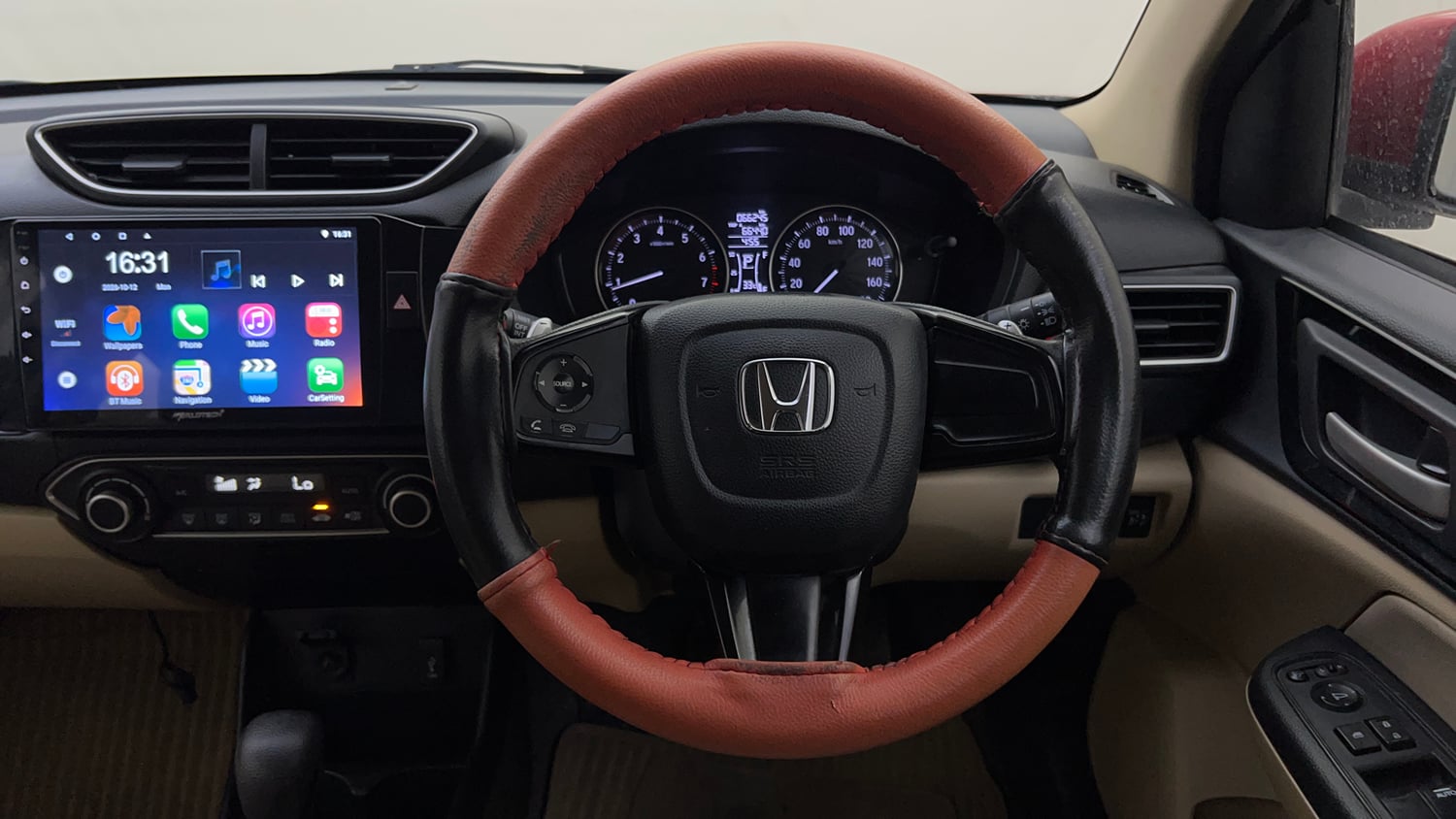 Used 2020 Honda Amaze 1.2 V CVT Petrol Petrol Automatic top_features Steering mounted controls