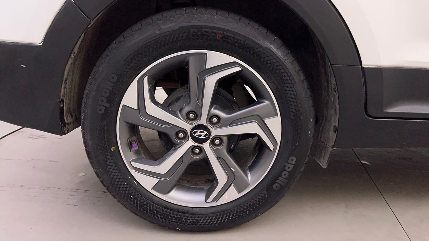 Used 2018 Hyundai Creta SX 1.6 AT Petrol Petrol Automatic tyres RIGHT REAR TYRE RIM VIEW