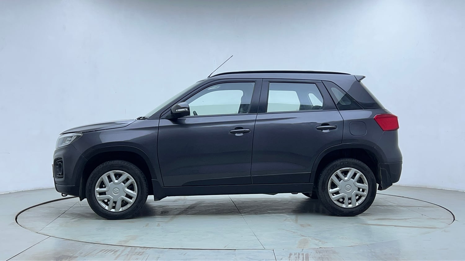 Used 2022 maruti-suzuki Vitara Brezza VXi Petrol Manual exterior LEFT SIDE VIEW