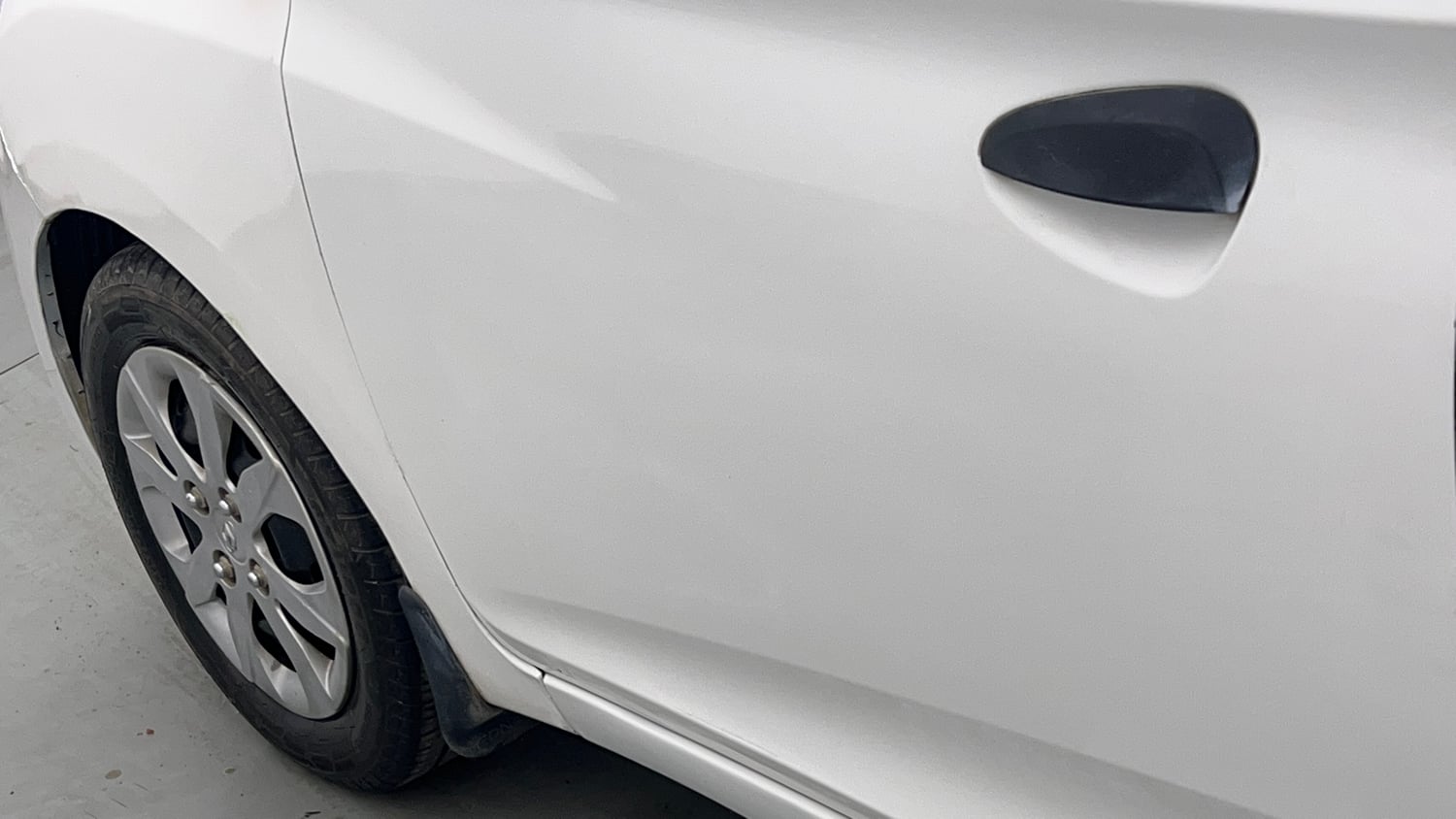 Used 2019 Hyundai Eon Magna + Petrol Manual dents MINOR DENT