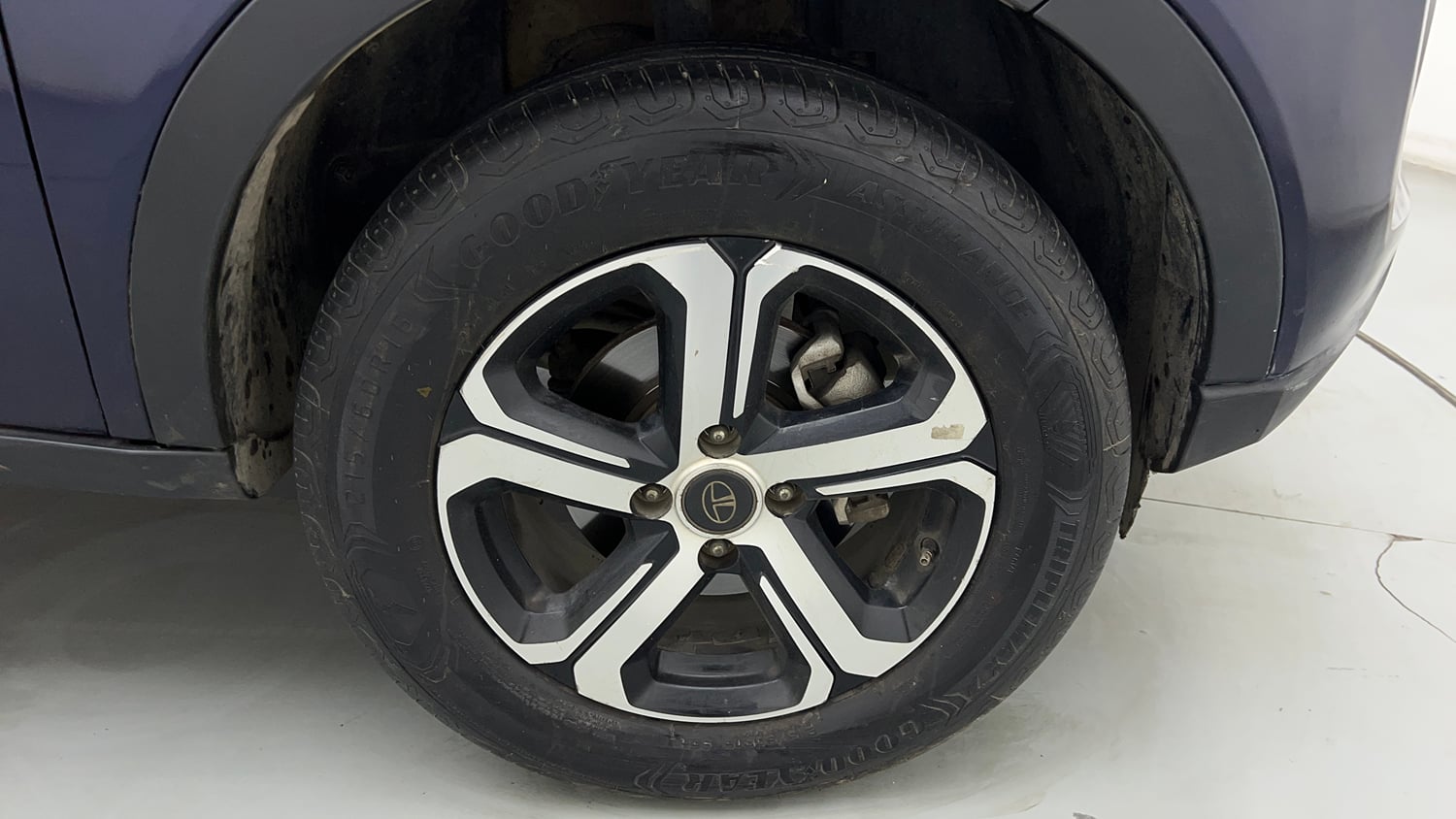Used 2022 Tata Nexon XZ Plus (HS) Petrol Manual tyres RIGHT FRONT TYRE RIM VIEW