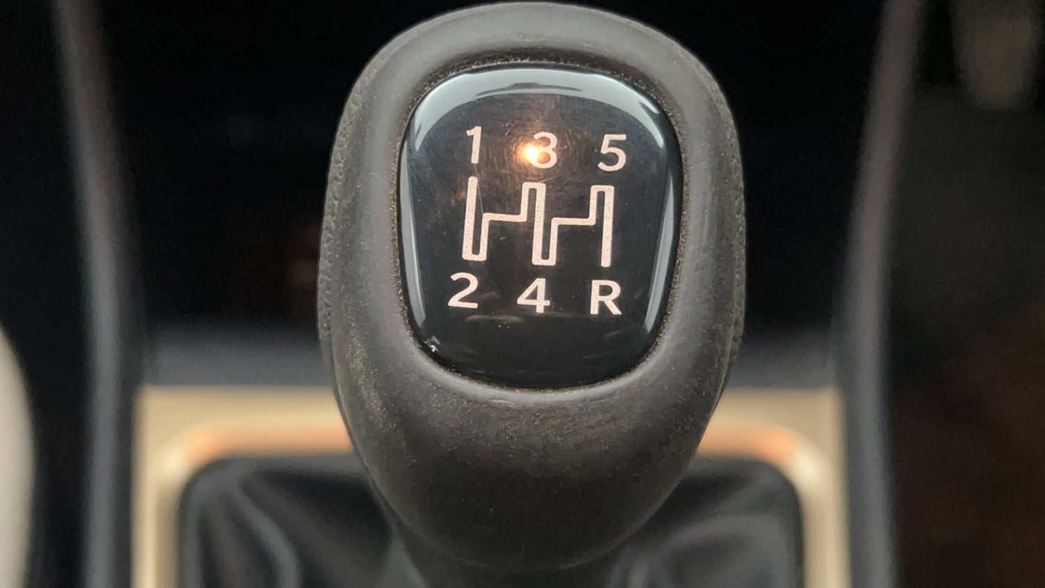 Used 2023 Tata Punch Accomplished MT Petrol Manual interior GEAR  KNOB VIEW