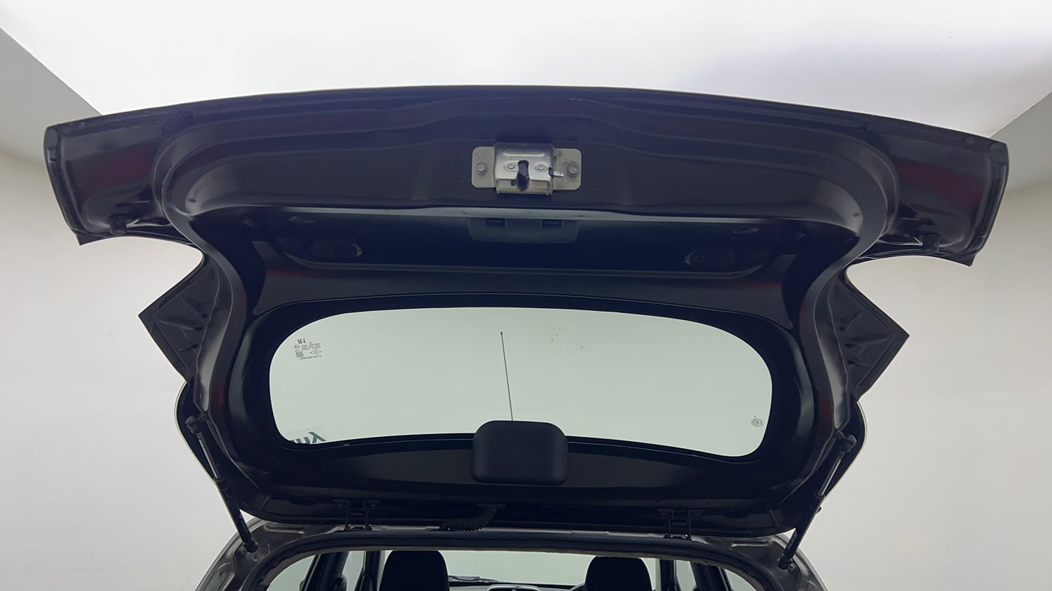 Used 2016 Renault Kwid RXT CNG (Outside Fitted) Cng Manual interior DICKY DOOR OPEN VIEW