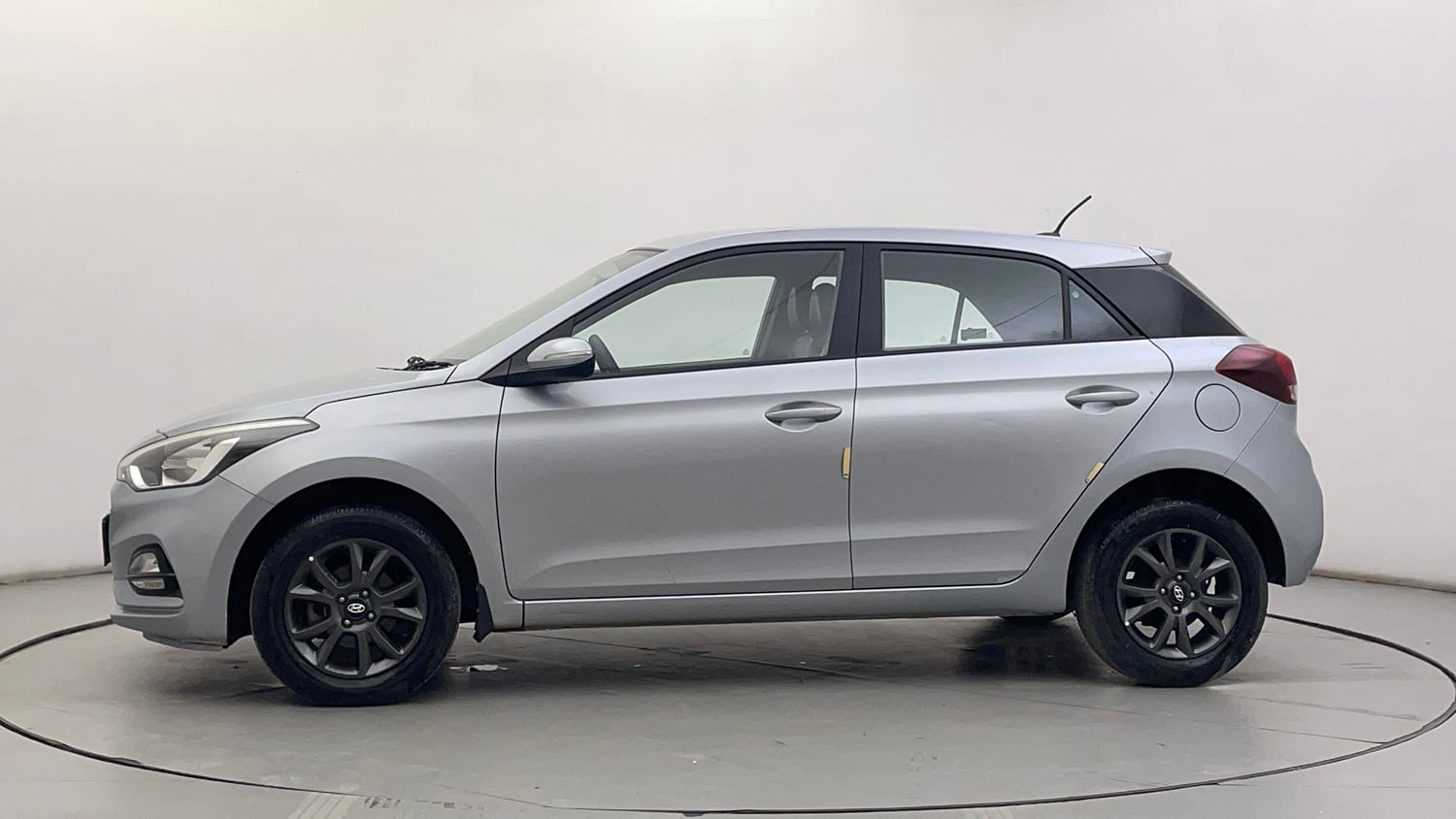 Used 2020 Hyundai Elite i20 Sportz Plus 1.2 Petrol Manual exterior LEFT SIDE VIEW