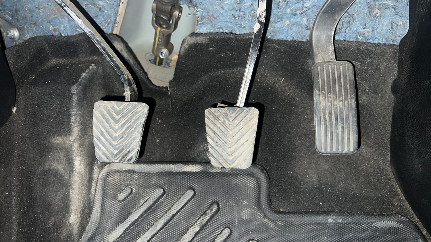 Used 2023 Kia Carens Prestige Plus 1.4 Petrol MT 7 STR Petrol Manual interior PEDALS VIEW