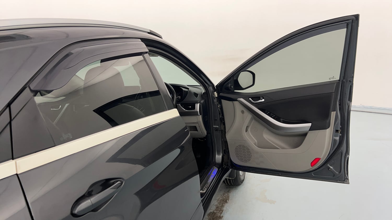 Used 2018 Tata Nexon XZ Plus Petrol Manual interior RIGHT FRONT DOOR OPEN VIEW