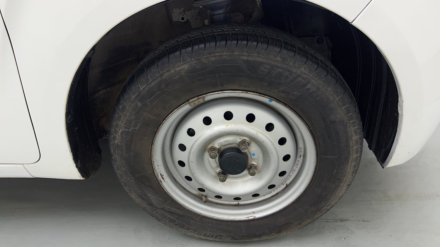 Used 2022 Maruti Suzuki Wagon R LXi (O) 1.0 CNG Cng Manual tyres RIGHT FRONT TYRE RIM VIEW