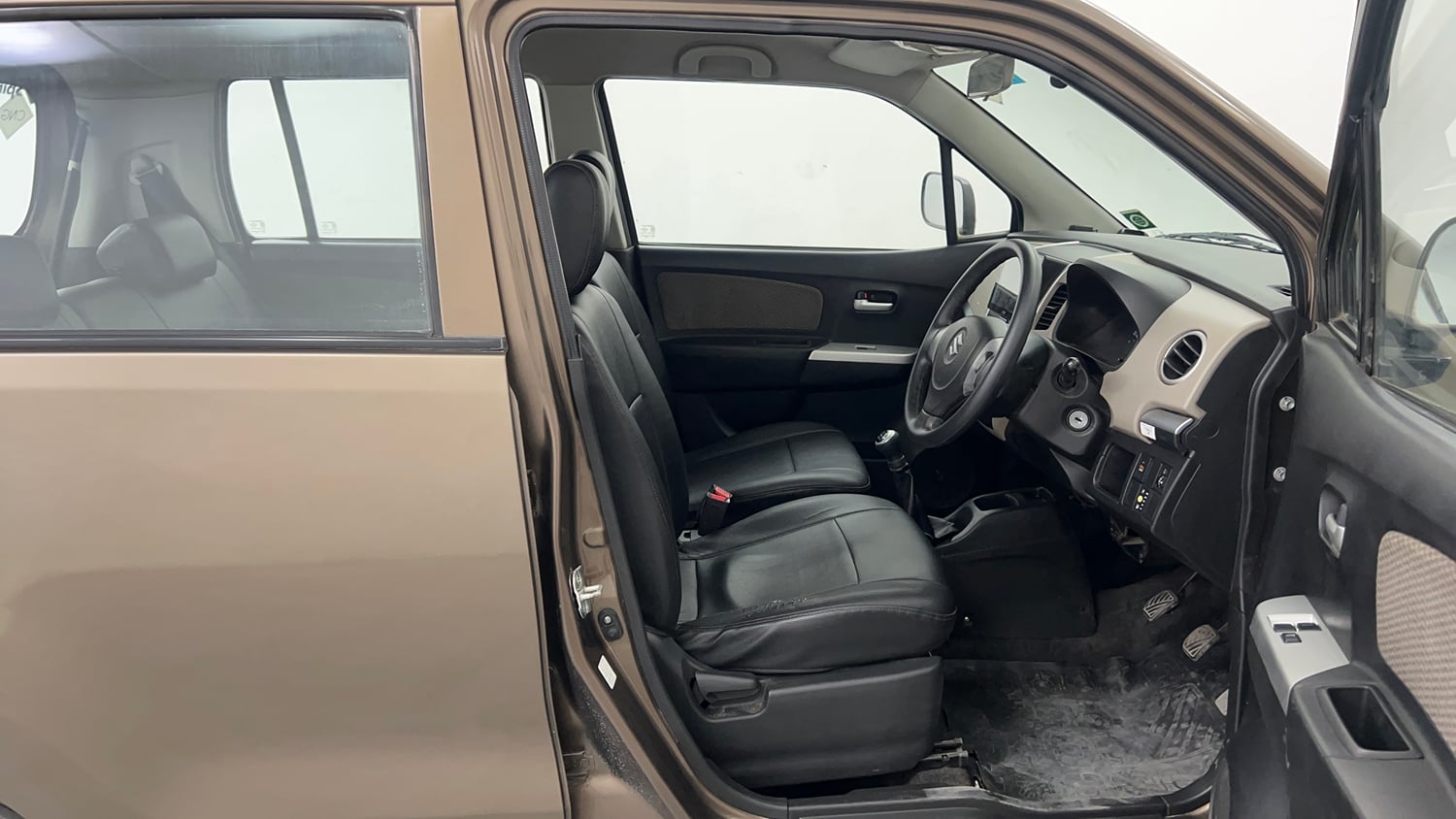 Used 2014 Maruti Suzuki Wagon R LXI CNG Cng Manual interior RIGHT SIDE FRONT DOOR CABIN VIEW