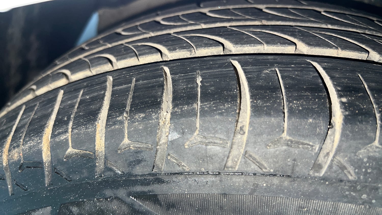 Used 2021 Hyundai Aura SX Plus 1.2 AMT Petrol Petrol Automatic tyres LEFT FRONT TYRE TREAD VIEW