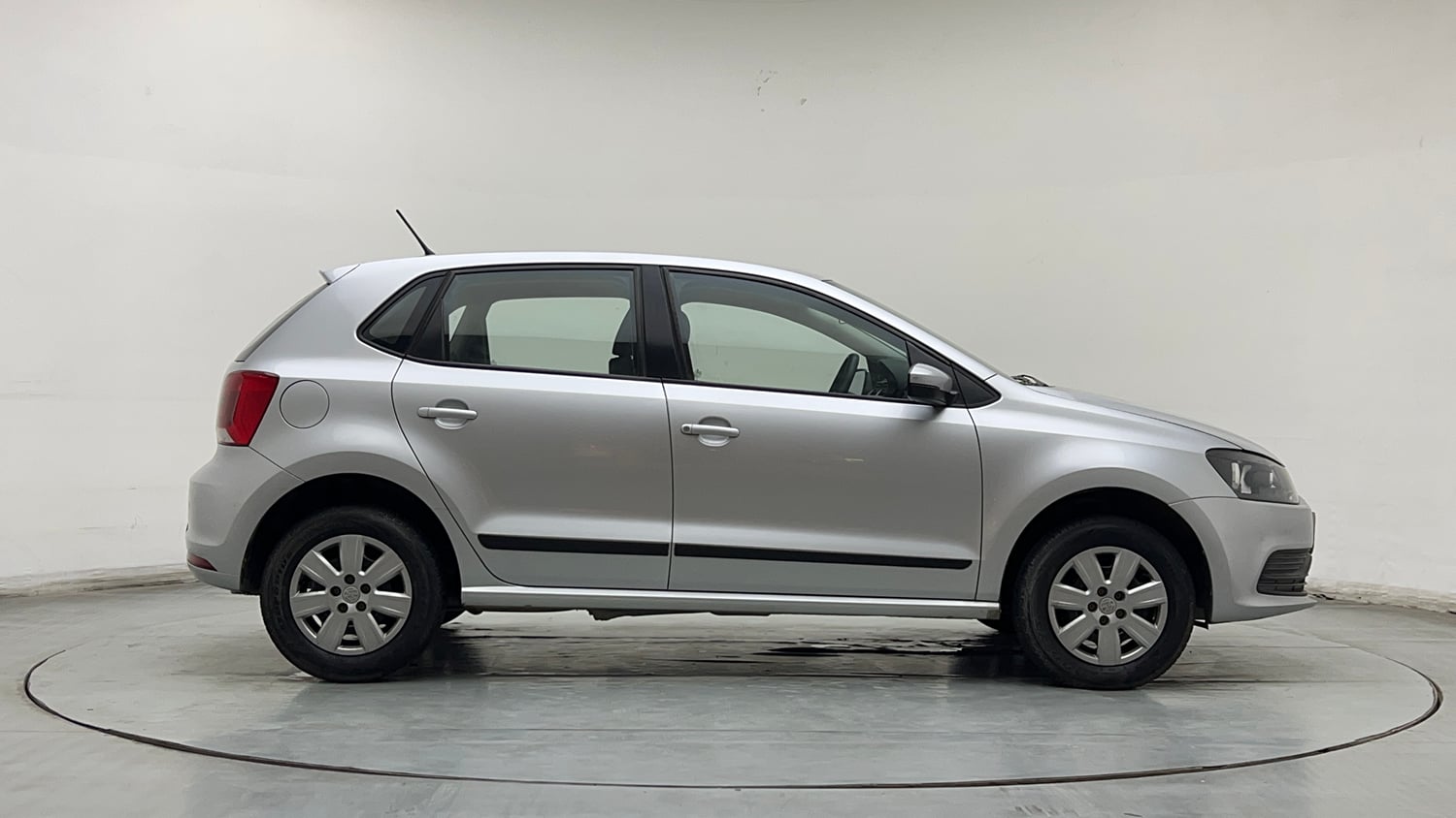 Used 2017 Volkswagen Polo Trendline 1.2L (P) Petrol Manual exterior RIGHT SIDE VIEW