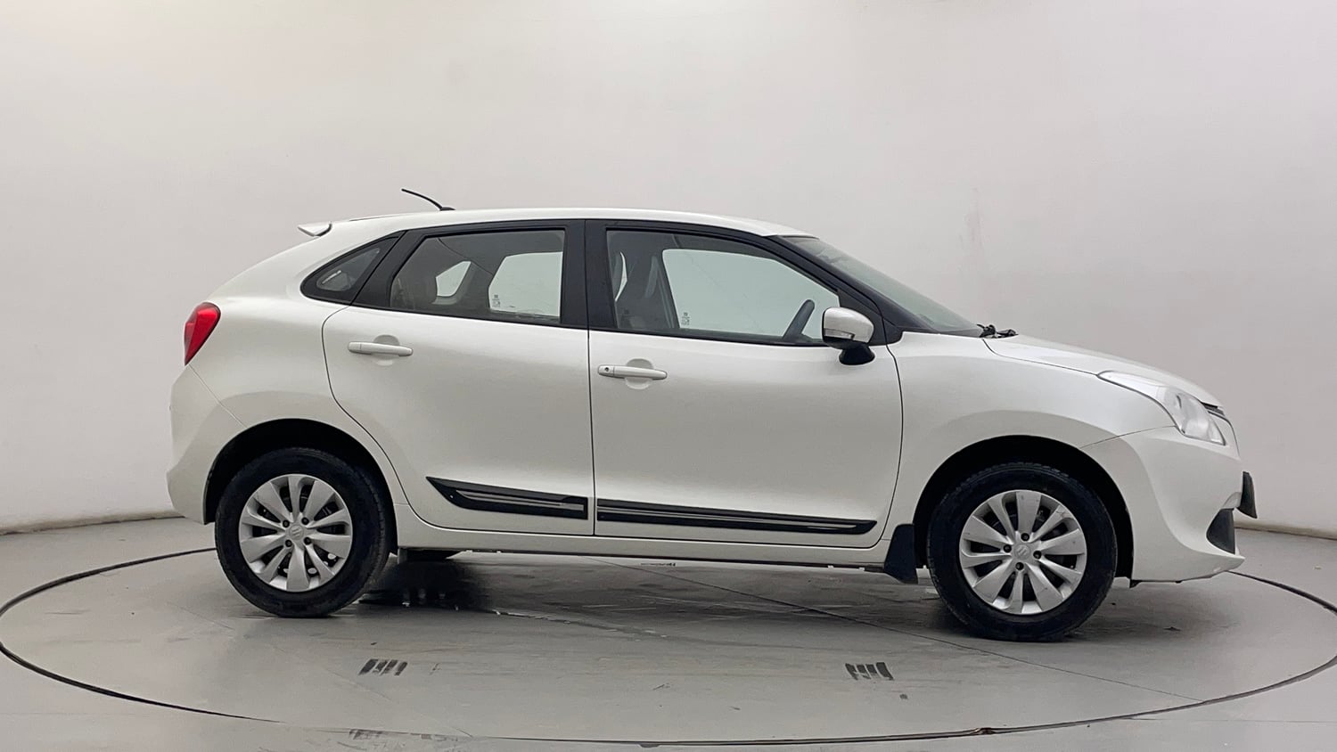 Used 2017 Maruti Suzuki Baleno Delta 1.2 Petrol Manual exterior RIGHT SIDE VIEW