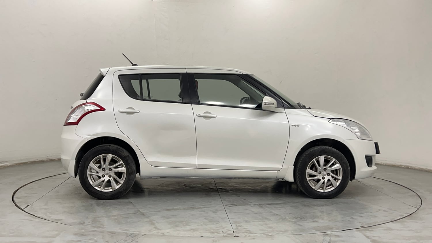 Used 2014 Maruti Suzuki Swift ZXi Petrol Manual exterior RIGHT SIDE VIEW