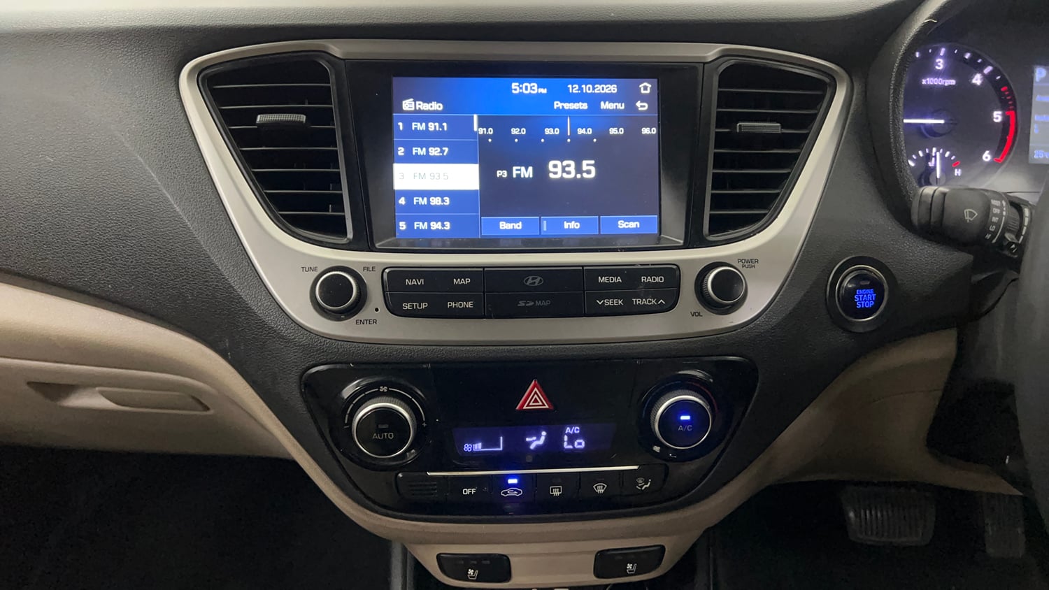 Used 2019 Hyundai Verna SX (O) 1.6 CRDi  AT Diesel Automatic interior MUSIC SYSTEM & AC CONTROL VIEW