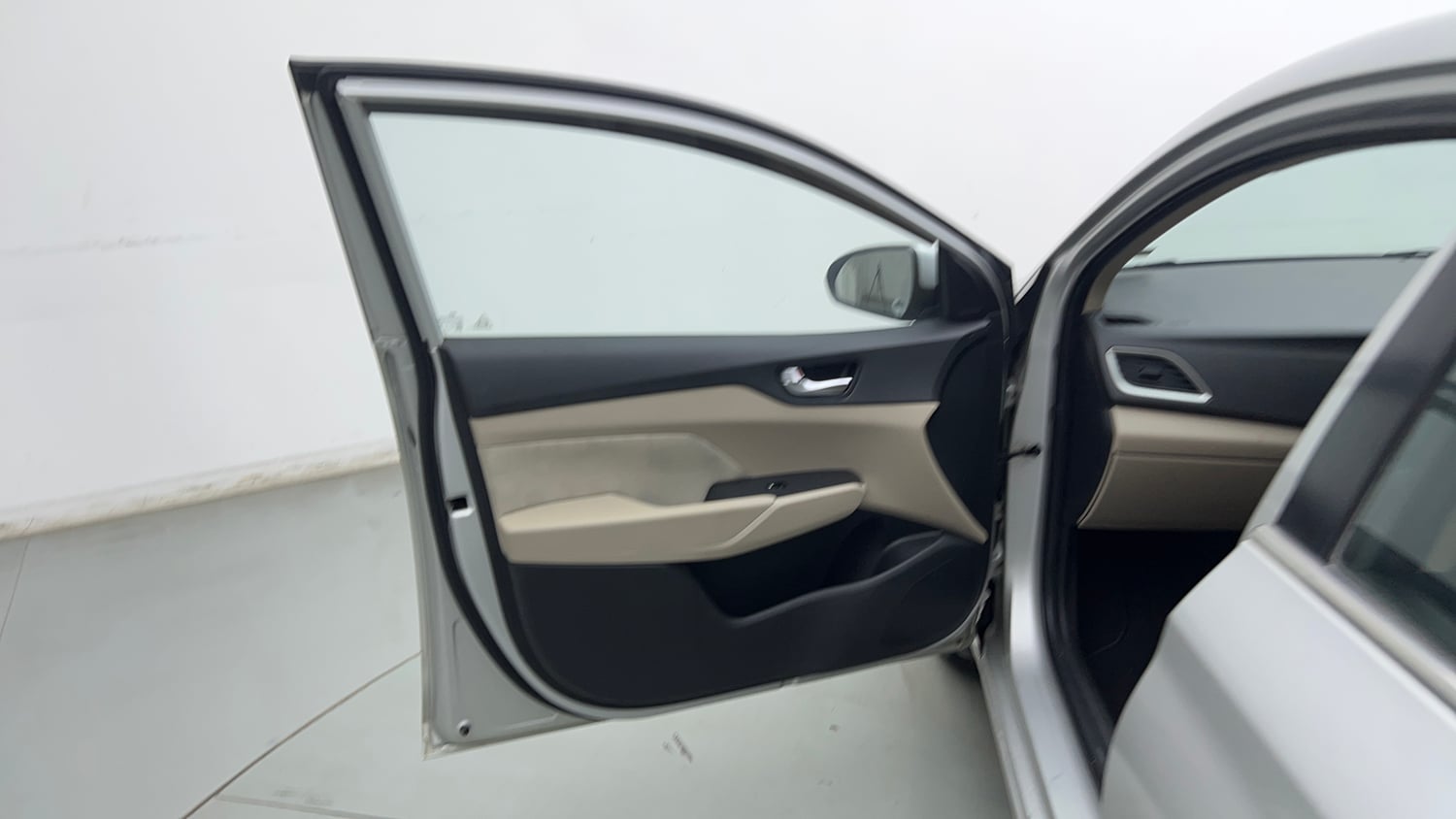 Used 2018 Hyundai Verna SX 1.6 VTVT Petrol Manual interior LEFT FRONT DOOR OPEN VIEW