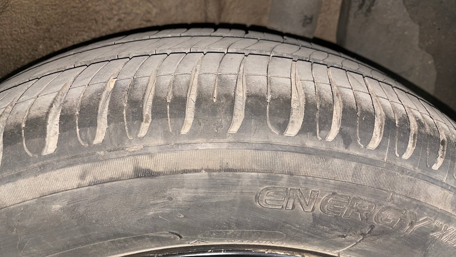 Used 2019 Maruti Suzuki Ignis Zeta 1.2 AMT Petrol Automatic tyres LEFT REAR TYRE TREAD VIEW