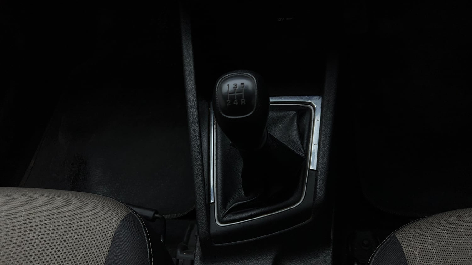 Used 2014 Hyundai Elite i20 Era 1.2 Petrol Manual interior GEAR  KNOB VIEW