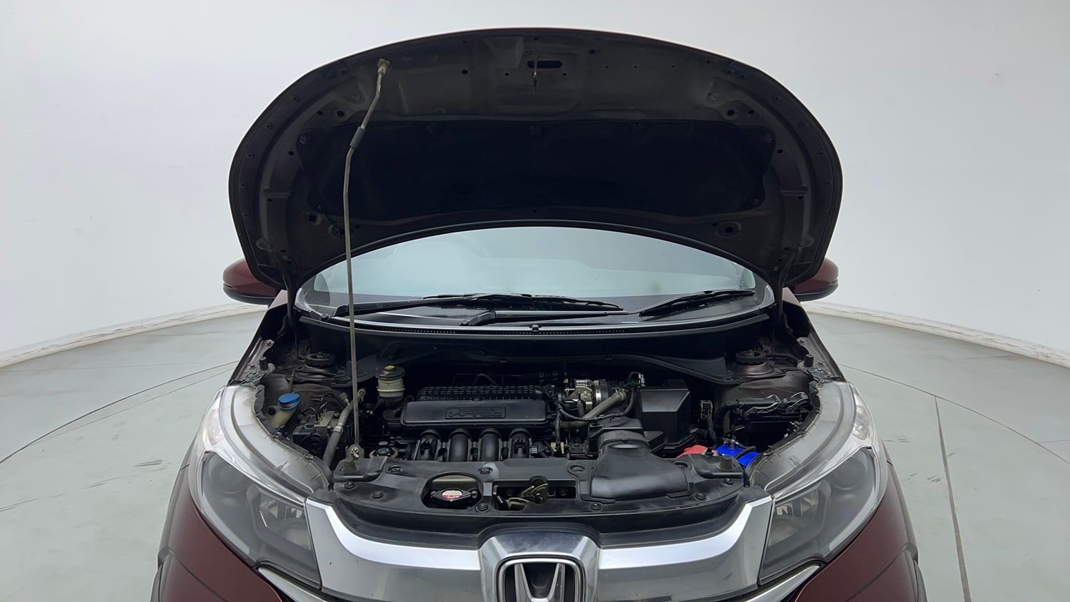 Used 2016 Honda BR-V V CVT Petrol Petrol Automatic engine ENGINE & BONNET OPEN FRONT VIEW