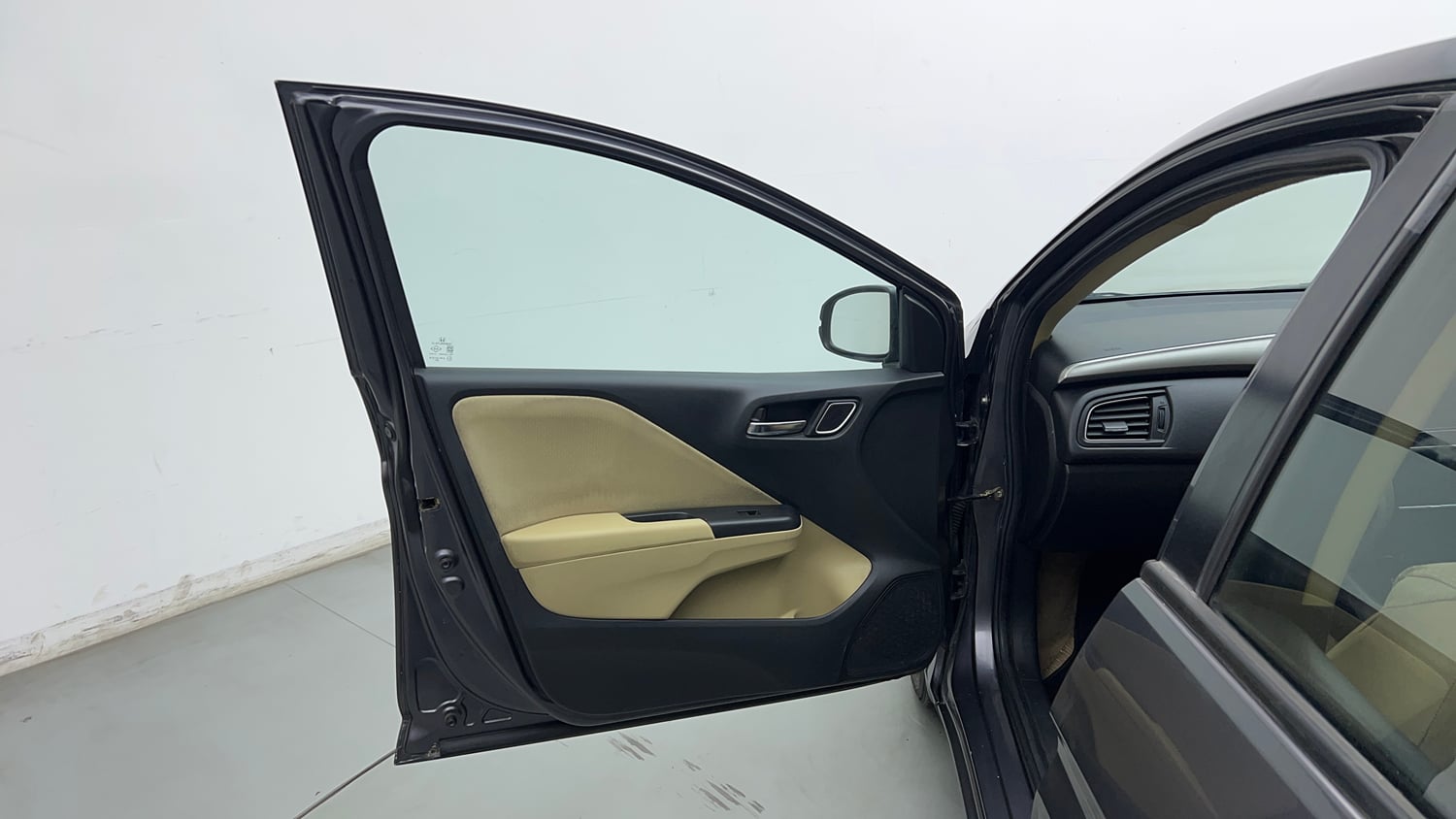 Used 2017 Honda City V CVT Petrol Petrol Automatic interior LEFT FRONT DOOR OPEN VIEW