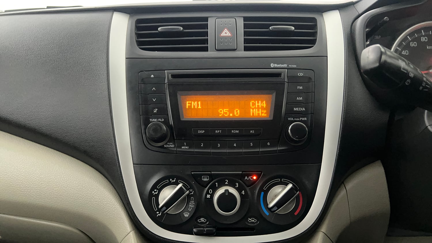 Used 2016 Maruti Suzuki Celerio ZXi AMT Petrol Automatic interior MUSIC SYSTEM & AC CONTROL VIEW