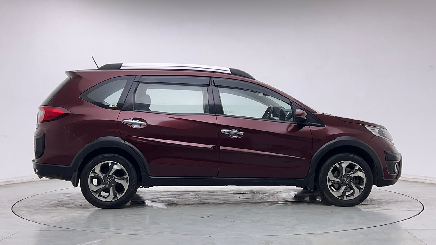 Used 2016 Honda BR-V V CVT Petrol Petrol Automatic exterior RIGHT SIDE VIEW