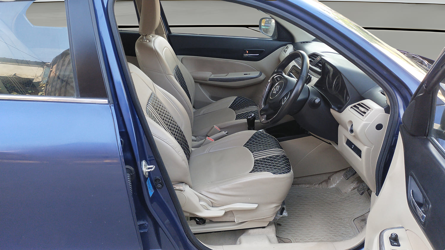 Used 2021 Maruti Suzuki Dzire ZXi Plus Petrol Manual interior RIGHT SIDE FRONT DOOR CABIN VIEW
