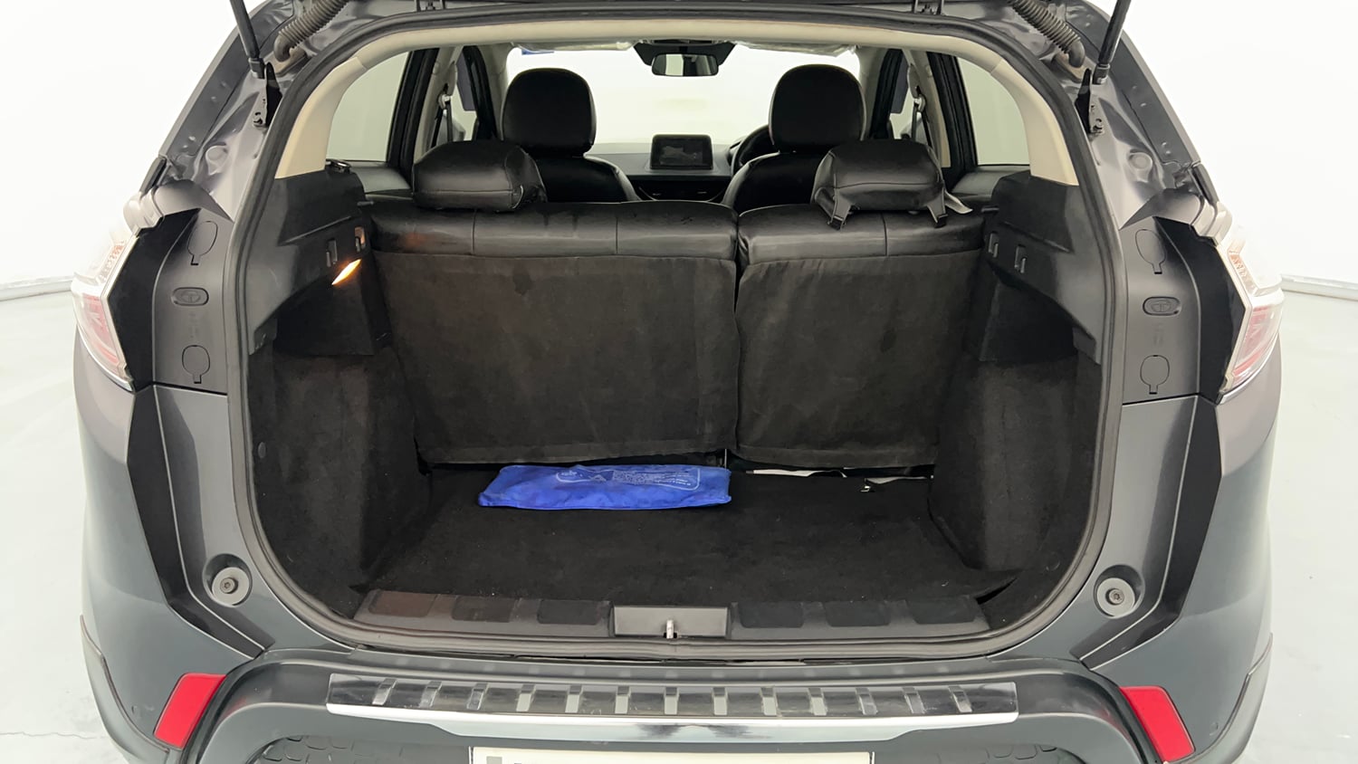 Used 2018 Tata Nexon XZ Plus Petrol Manual interior DICKY INSIDE VIEW