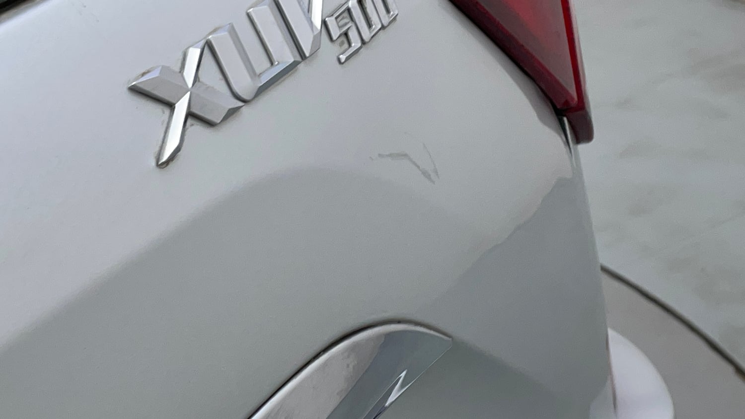 Used 2018 Mahindra XUV500 W11 AT Diesel Automatic dents MINOR SCRATCH