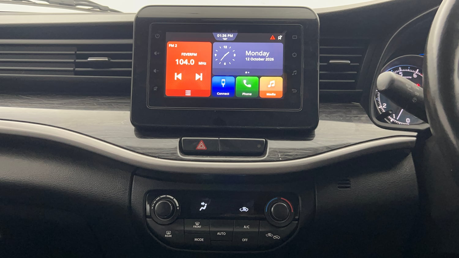 Used 2020 Maruti Suzuki XL6 Alpha AT Petrol Petrol Automatic top_features Integrated (in-dash) music system