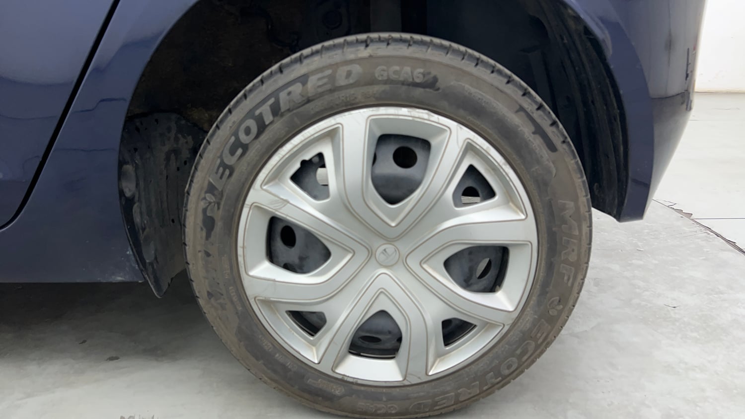 Used 2024 Tata Altroz XTA Petrol Petrol Automatic tyres LEFT REAR TYRE RIM VIEW