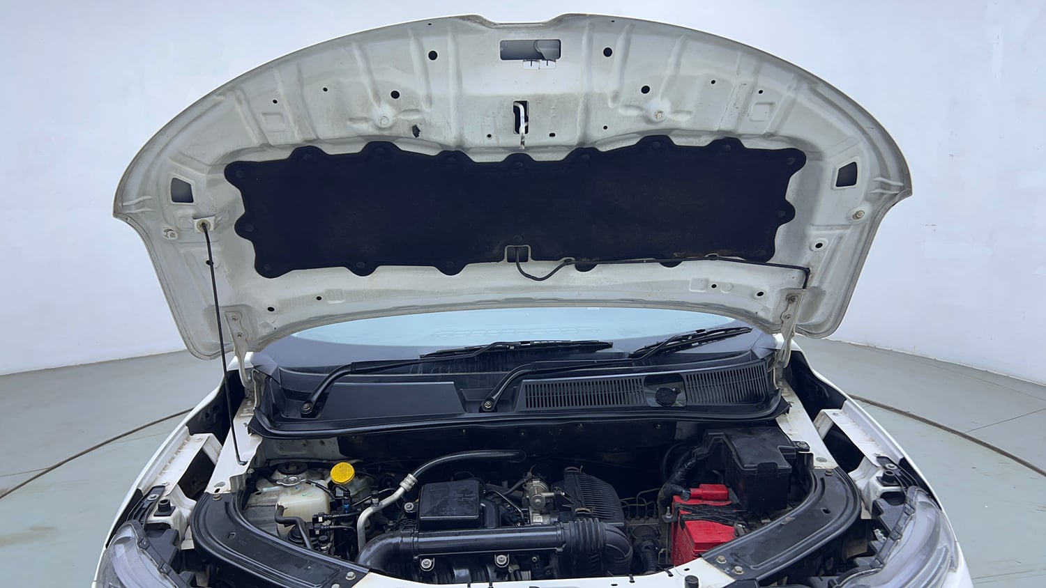 Used 2022 Renault Kiger RXT (O) AMT Petrol Automatic engine ENGINE & BONNET OPEN FRONT VIEW