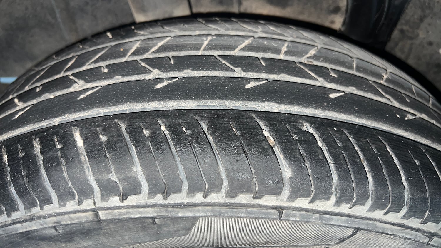 Used 2022 Renault Kiger RXT (O) MT Petrol Manual tyres RIGHT REAR TYRE TREAD VIEW