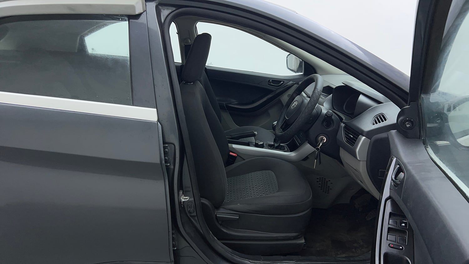 Used 2019 Tata Nexon XM Petrol Manual interior RIGHT SIDE FRONT DOOR CABIN VIEW
