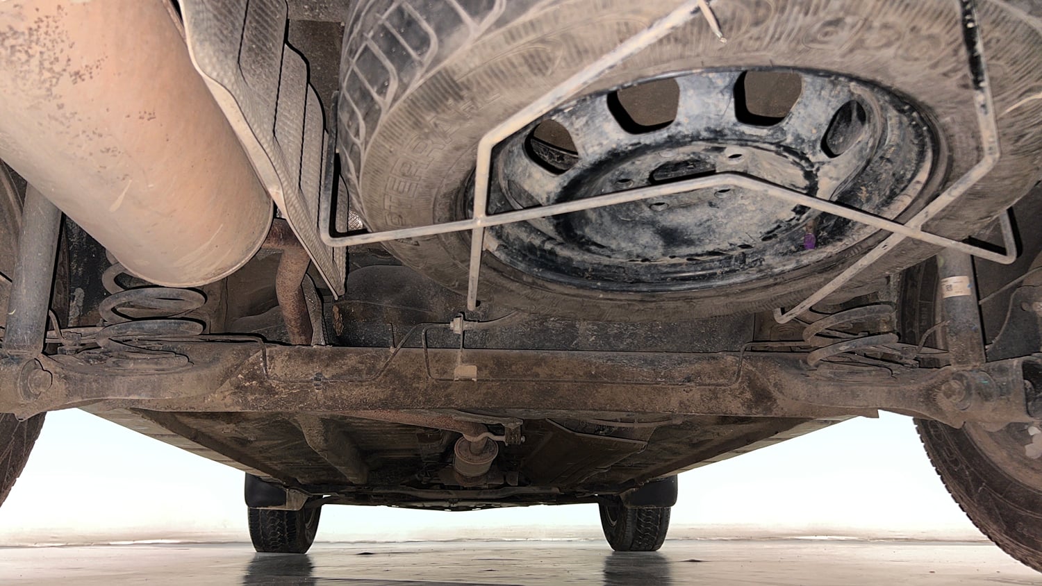 Used 2017 Renault Duster RXS CVT Petrol Automatic extra REAR UNDERBODY VIEW (TAKEN FROM REAR)