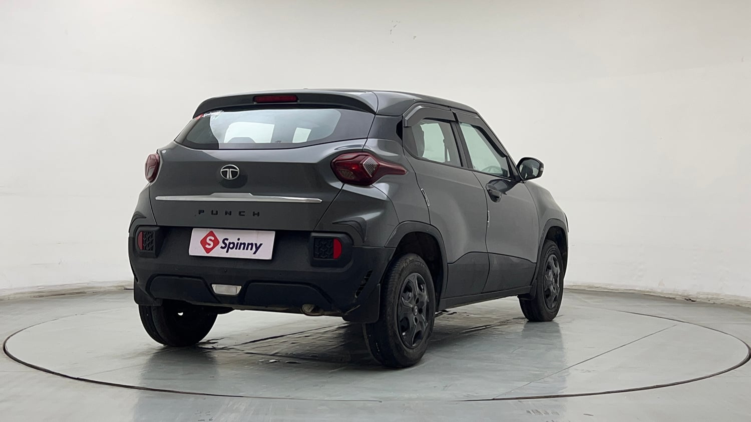 Used 2025 Tata Punch Pure MT Petrol Manual exterior RIGHT REAR CORNER VIEW