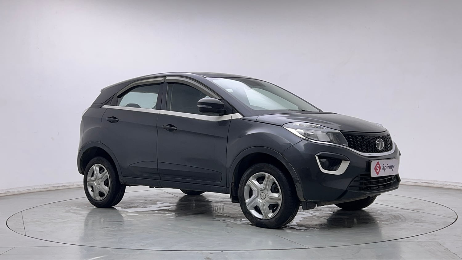 Used 2019 Tata Nexon XM Petrol Manual exterior RIGHT FRONT CORNER VIEW