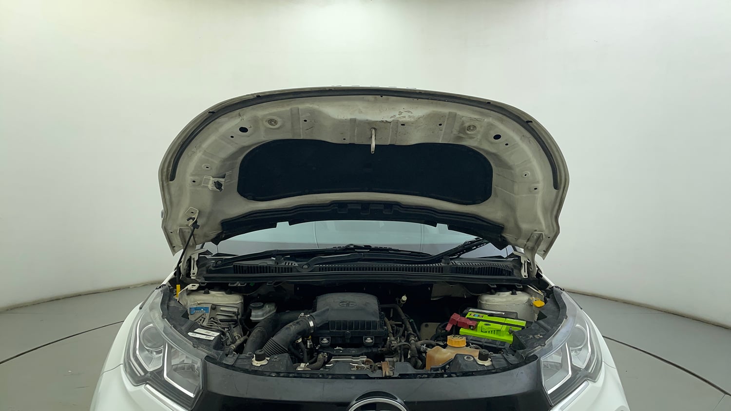 Used 2021 Tata Nexon XZ Petrol Manual engine ENGINE & BONNET OPEN FRONT VIEW
