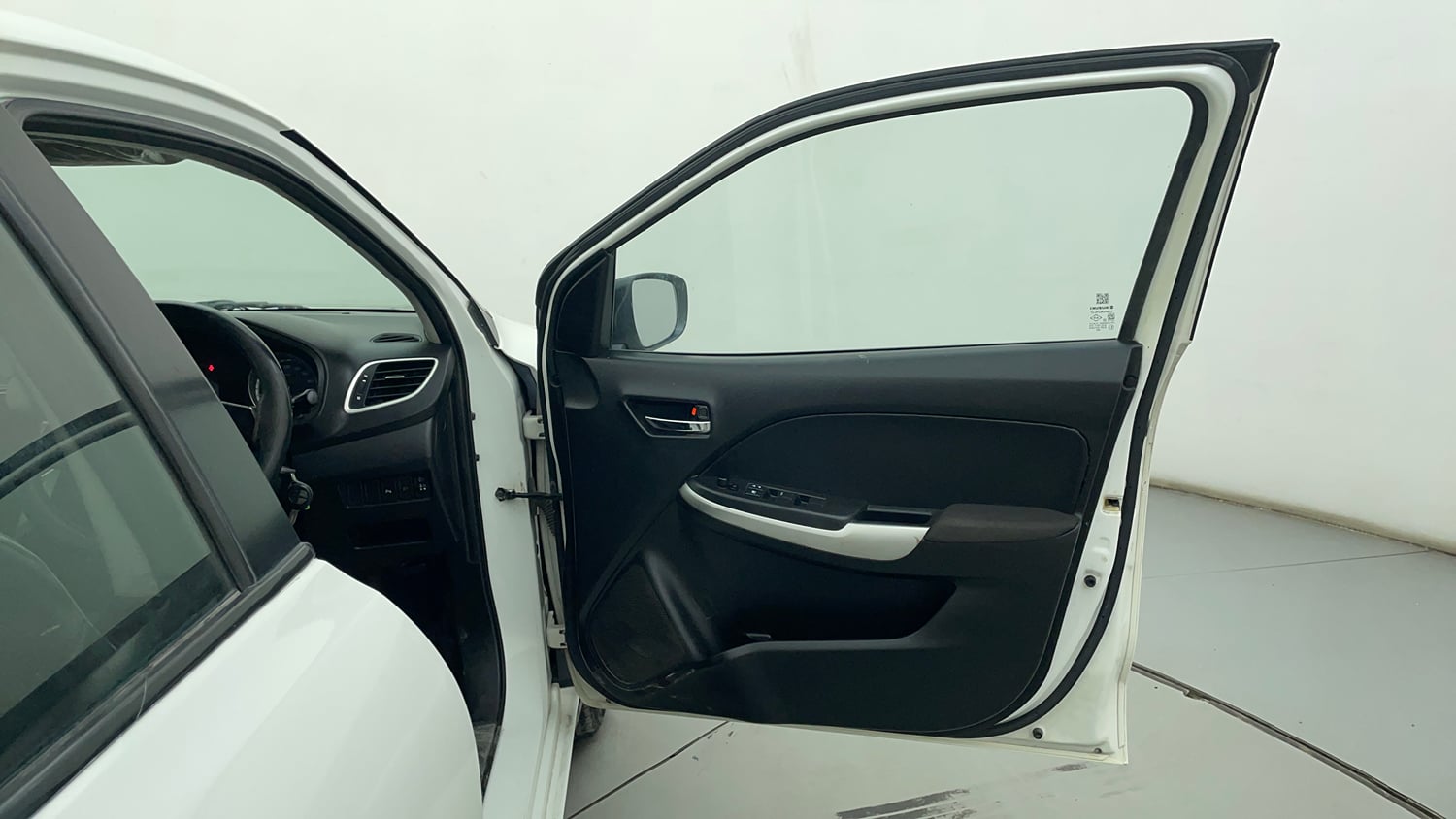 Used 2017 Maruti Suzuki Baleno Delta 1.2 Petrol Manual interior RIGHT FRONT DOOR OPEN VIEW