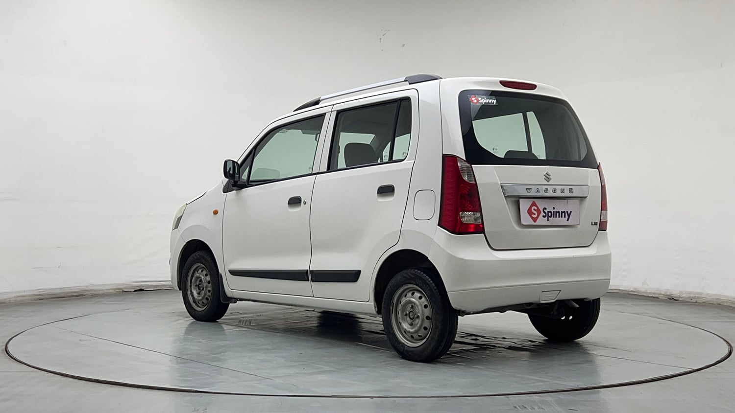 Used 2016 Maruti Suzuki Wagon R LXI Petrol Manual exterior LEFT REAR CORNER VIEW