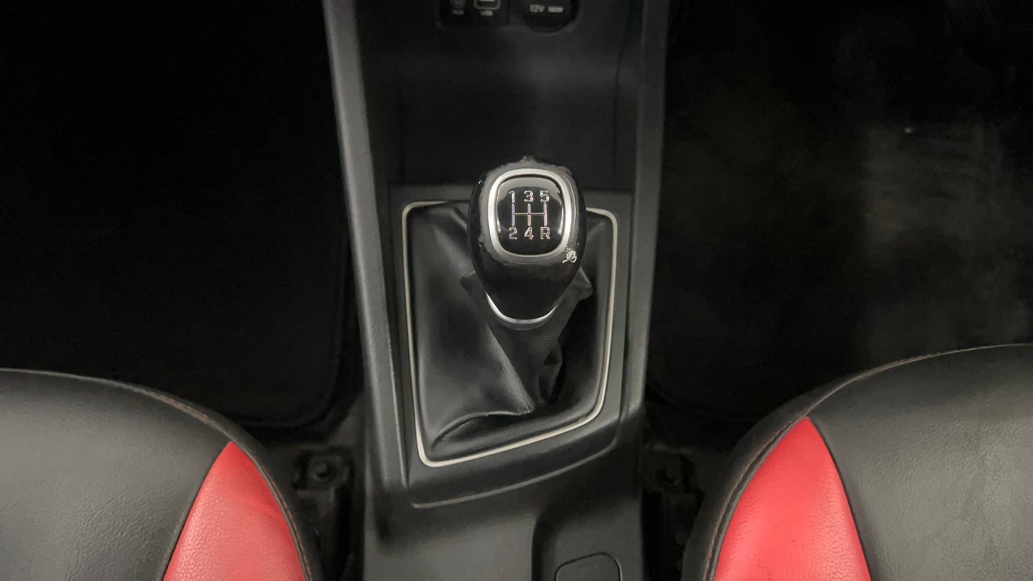 Used 2015 Hyundai Elite i20 Asta 1.2 Petrol Manual interior GEAR  KNOB VIEW