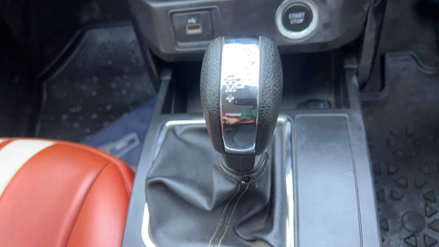 Used 2022 Renault Kiger RXT (O) AMT Petrol Automatic interior GEAR  KNOB VIEW