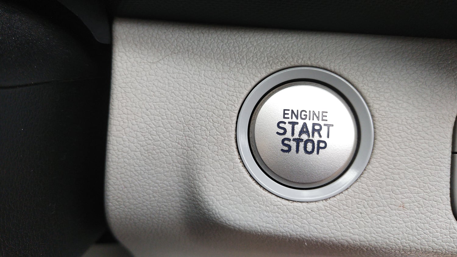 Used 2023 Hyundai Venue SX (O) 1.0 Turbo DCT Petrol Automatic top_features Keyless start