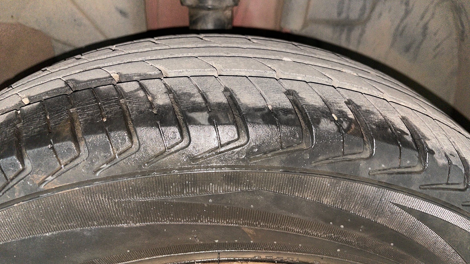 Used 2018 Renault Kwid RXT Petrol Manual tyres RIGHT FRONT TYRE TREAD VIEW