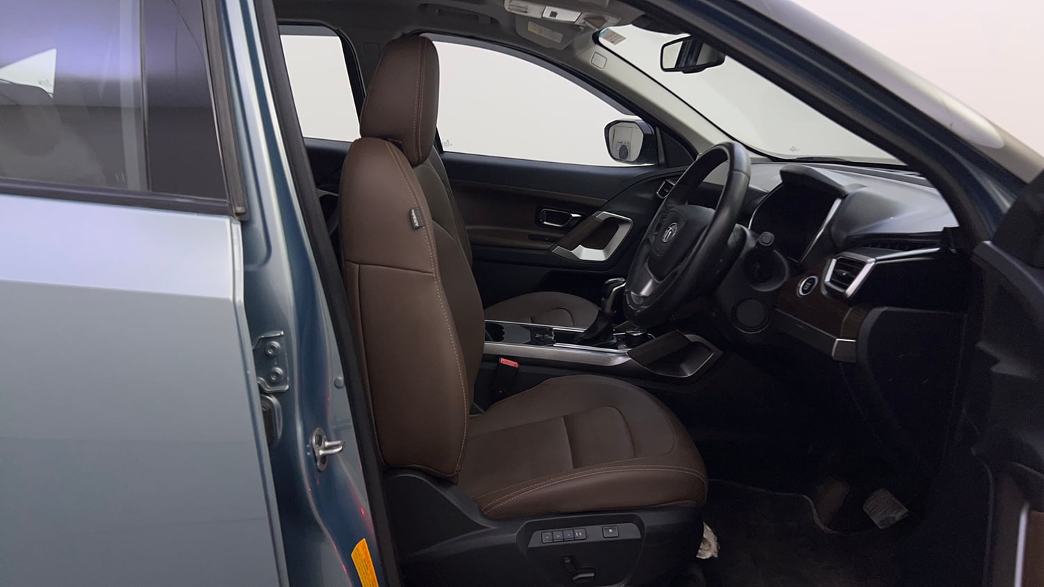 Used 2023 Tata Harrier XZA Plus (O) Diesel Automatic interior RIGHT SIDE FRONT DOOR CABIN VIEW
