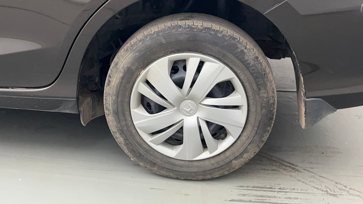 Used 2019 Honda Amaze 1.2 S MT Petrol Petrol Manual tyres LEFT REAR TYRE RIM VIEW