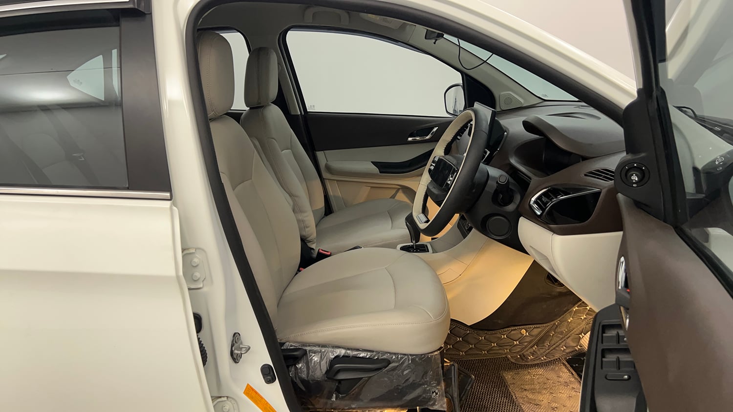 Used 2025 Tata Tigor XZA Plus iCNG Cng Automatic interior RIGHT SIDE FRONT DOOR CABIN VIEW